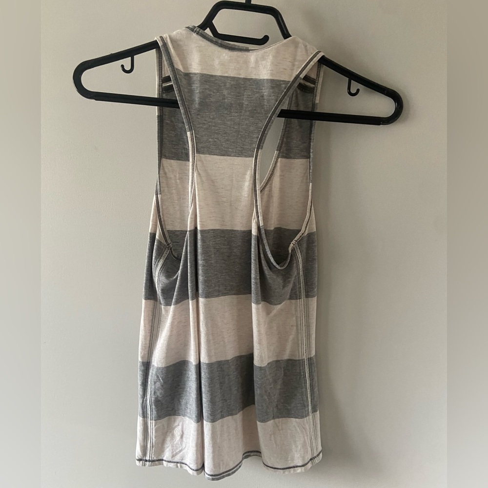 Lululemon Superb Tank - Picture 4 of 7